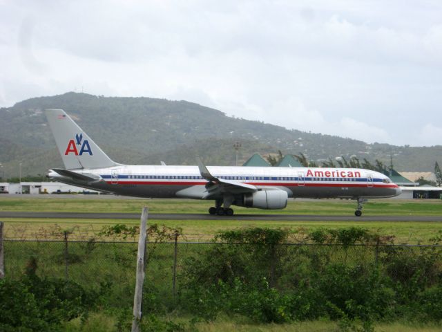 Boeing 757-200 (N604AA)