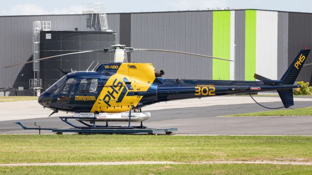 VH-NDO —