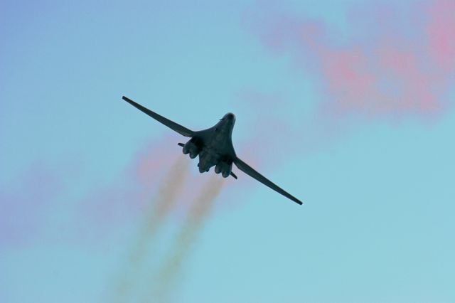 — — - Dyess, TX  AFB B-1 B at Milwaukee Air Show Aug 6, 2011 -  Slow Pass