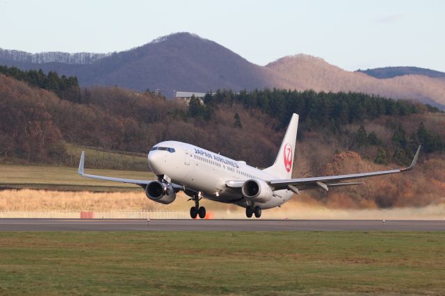 Boeing 737-800 (JA327J) - November 12th 2017:HKD-HND.