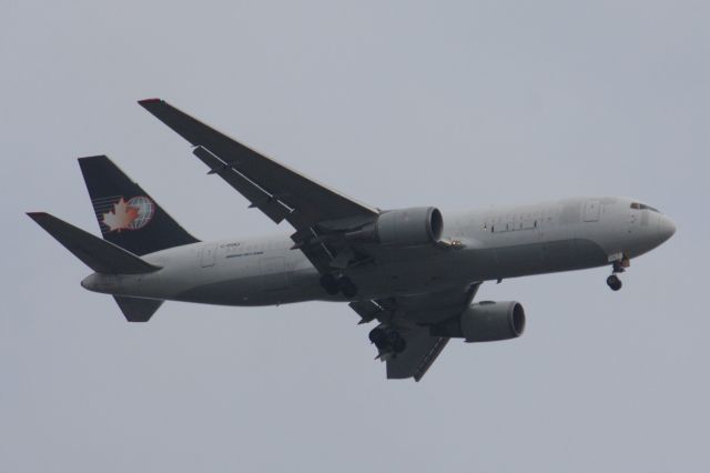 BOEING 767-200 (C-FOIJ) - This 21 Air B762 still wearing Cargojet livery on final approach to BOS on 09/22/21. 