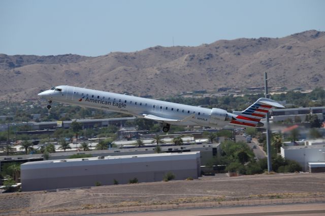 Canadair Regional Jet CRJ-900 (N958LR)