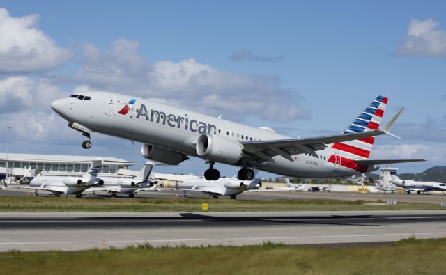 Boeing 737 MAX 8 (N337TN)