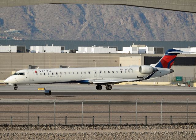 Canadair Regional Jet CRJ-900 (N825SK)