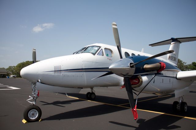 Beechcraft Super King Air 200 (N123ML)