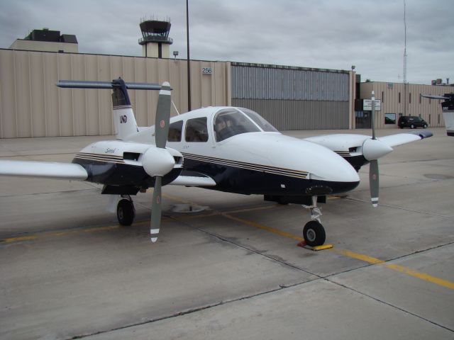 Piper PA-44 Seminole (NDU83)