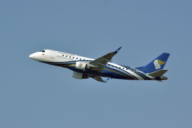 Embraer 170/175 (A4O-ED) - Oman Air Embraer ERJ-175LR A4O-ED in Dubai 