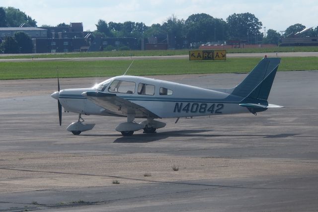 Piper Cherokee (N40842)