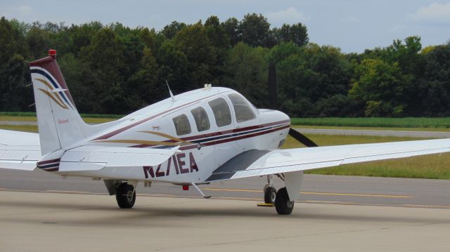 Beechcraft Bonanza (36) (N271EA)