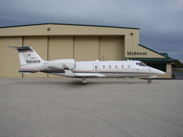 Learjet 60 (N214RW)