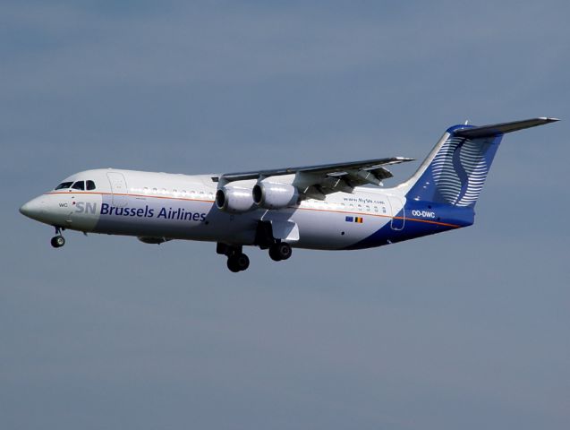 de Havilland Dash 8-400 (OO-DWC)