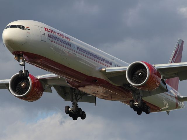 Boeing 777-200 — - Hopefully it wont be long before we see the B787 at LHR, but the B777-300ER is still a great aircraft, even more so in this great livery.