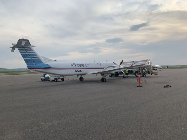 Beechcraft 1900 (N575F) - Quick turn in Hayden.