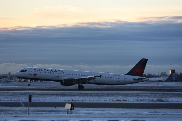 Airbus A321 (C-GJWN)