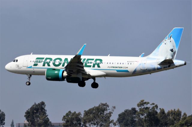 Airbus A320 (N305FR) - Cliff the Mountain Goat on short final for John Wayne