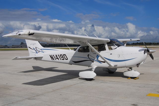 Cessna Skyhawk (N1419D)