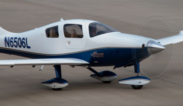 Cessna 350 (N6506L)