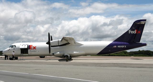 ATR ATR-72 (N810FX) - FedEx ATR-72-202 about to be unloaded at Greenville-Spartanburg Airport.