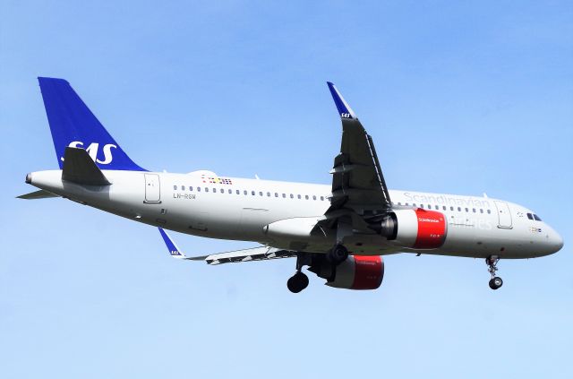 Airbus A320 (LN-RGM)