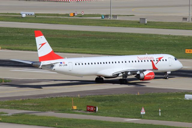 EMBRAER 195 (OE-LWB)