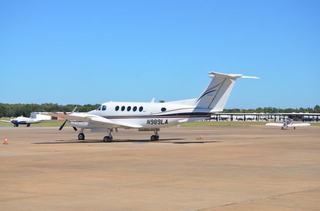 Beechcraft Super King Air 200 (N989LA)