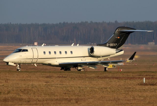 Bombardier Challenger 300 (D-BEKP)