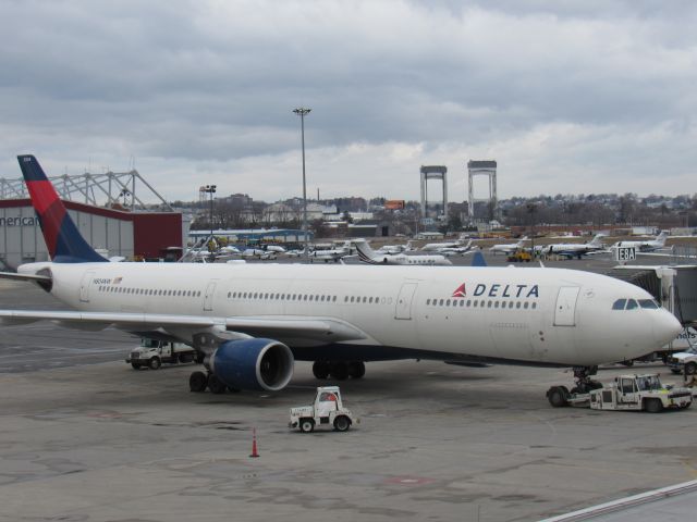 Airbus A330-300 (N804NW)