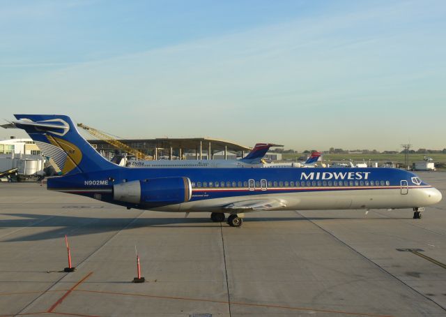 N902ME — - Boeing 717-2BL sold to QANTAS Link in May 2012, as VH-NXJ.br /Photo: 07.10.2006