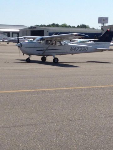 Cessna Skyhawk (N4733D)