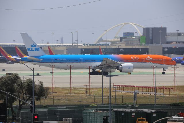 BOEING 777-300ER (PH-BVA)