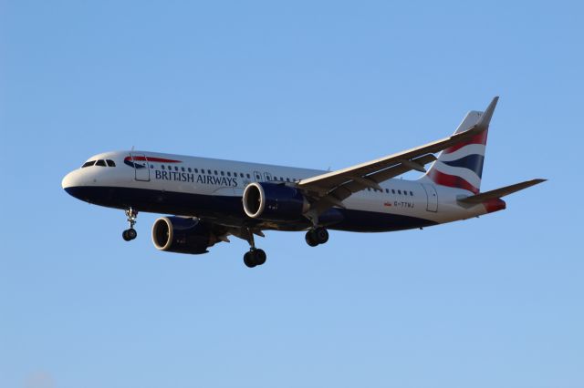 Airbus A320neo (G-TTNJ) - A British Airways A320neo on final approach into LHR, landing on runway 27L.br /br /Location: Myrtle Avebr /Date: 02.08.22 (dd/mm/yy)