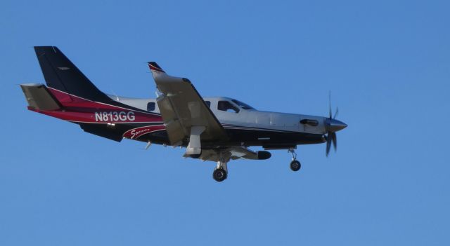 Daher-Socata TBM-900 (N813GG) - On final is this 2017 Daher-Socata TBM-930 Turbo-Prop in the Winter of 2019.