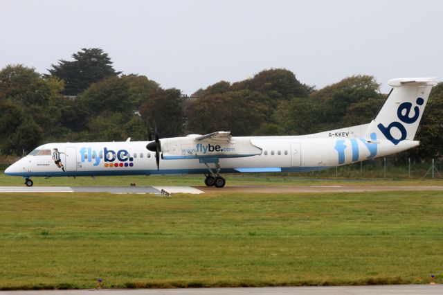 de Havilland Dash 8-400 (G-KKEV)