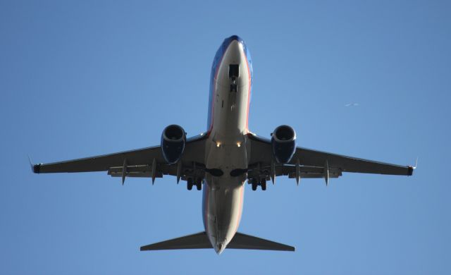 Boeing 737-800 — - Madien Flight to Joplin, MO. for Bull Head City. Final for RWY-36.