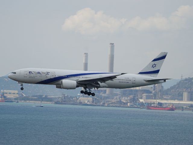 Boeing 777-200 (4X-ECE)