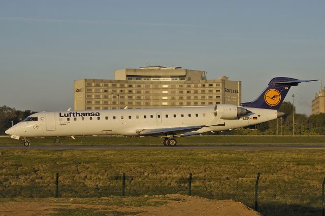 D-ACPH — - Lufthansa CityLine - Canadair CRJ-701ER (CL-600-2C10) Regional Jet C/N 10043 - D-ACPH - at CDG 2004-09-25.