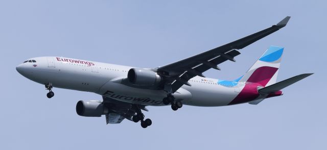 Airbus A330-300 (D-AXGC)