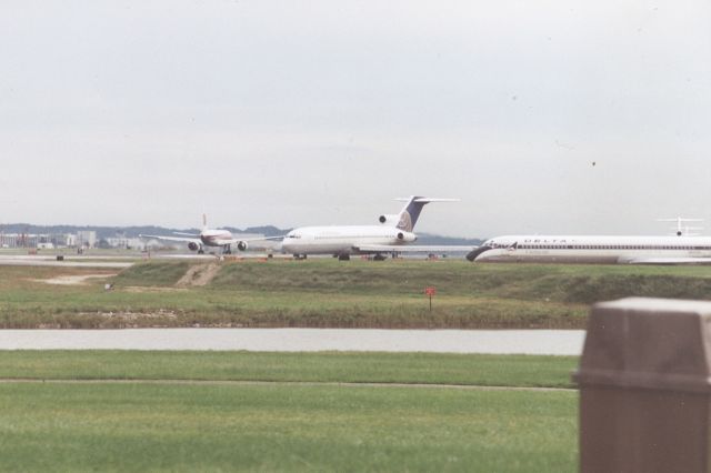Boeing 737-700 — - Aircraft queing up for takeoff from runway 19 at KDCA.  Taken from Gravelly Point Park.