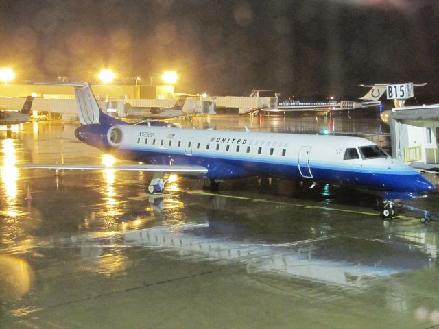 Embraer ERJ-145 (N17560)