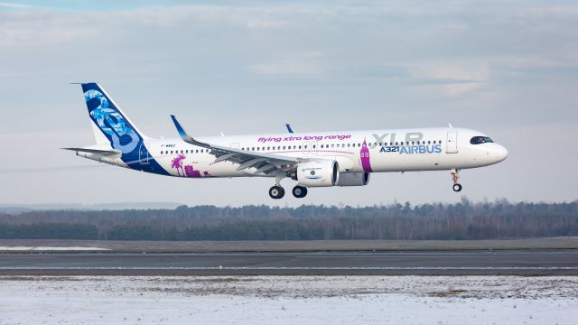 Airbus A321 (F-WWBZ)