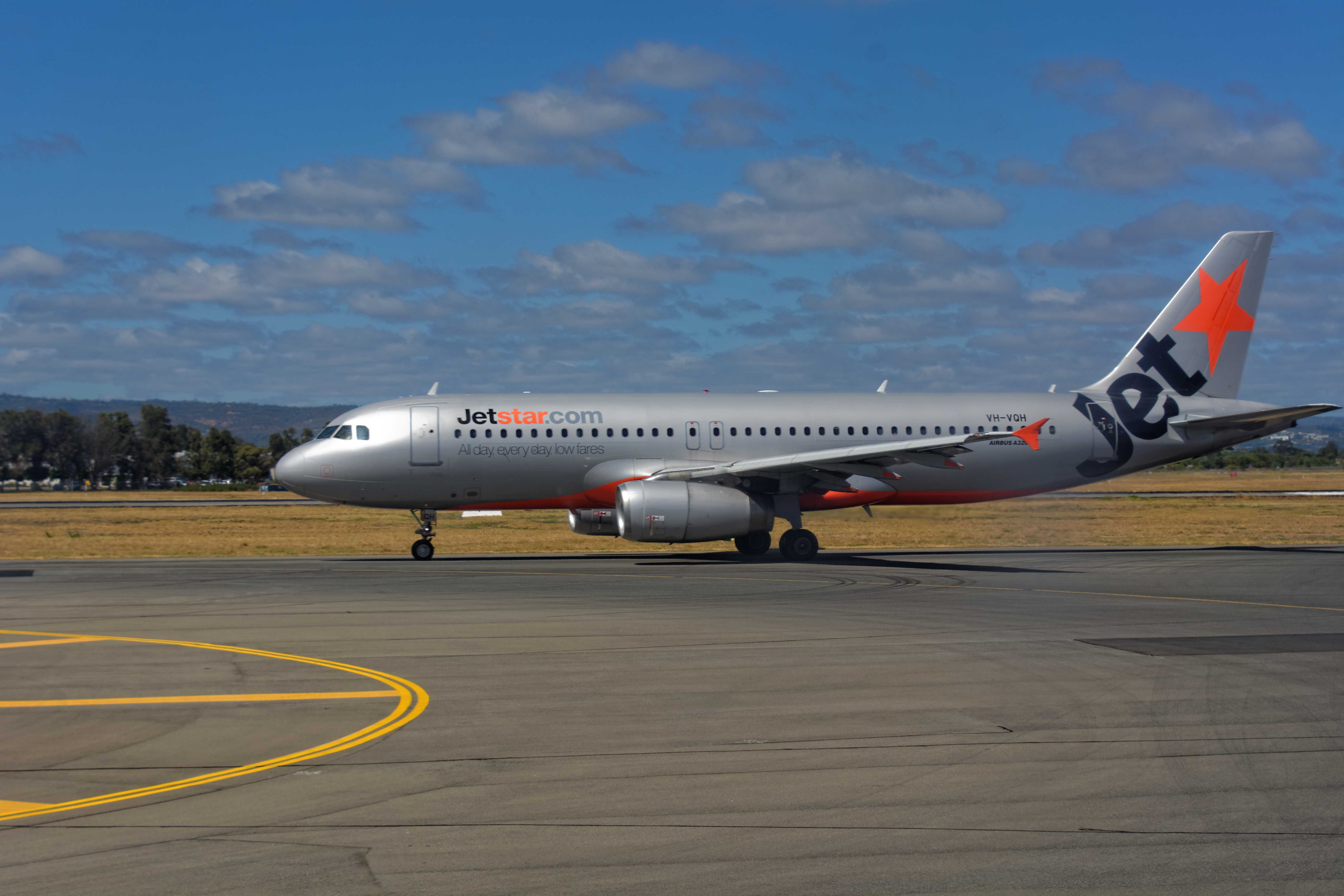 Airbus A320 (VH-VQH) - Taxiing to the end of the runway