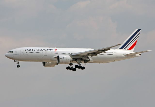 Boeing 777-200 (F-GSPR) - Air France / Boeing 777-228(ER) / MSN 28683 / F-GSPR / MMMX 06/2020