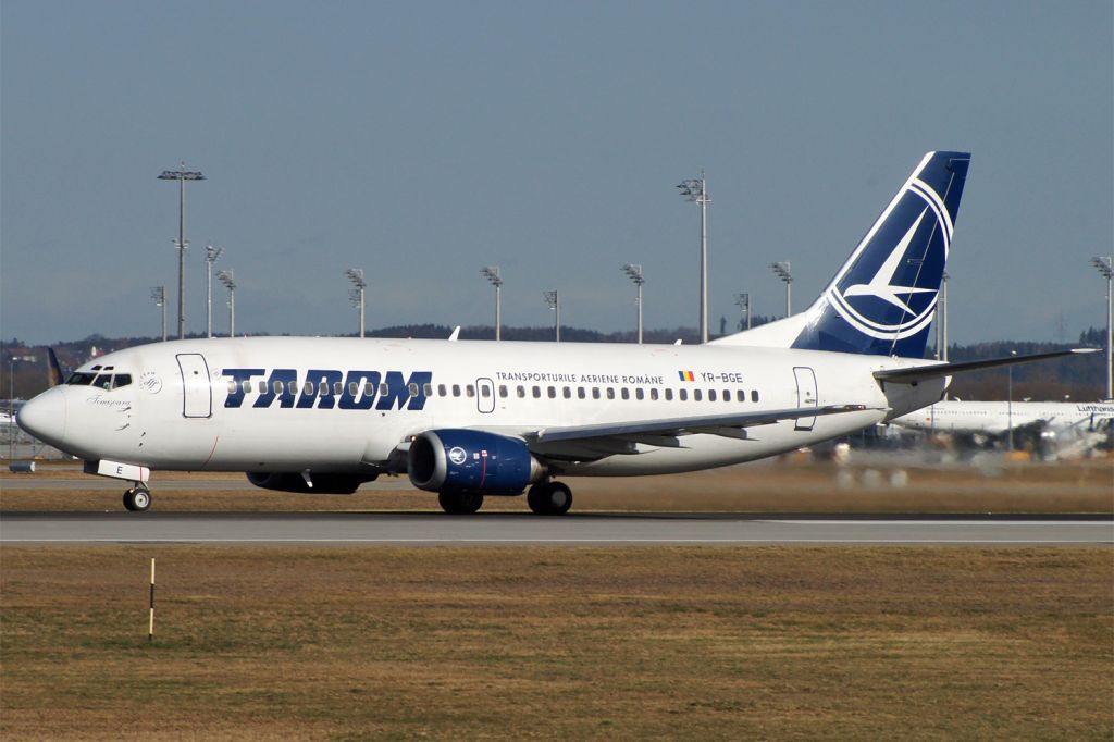 BOEING 737-300 (YR-BGE) - Boeing 737-38J Tarom YR-BGE EDDM/MUC 22.Feb.2016