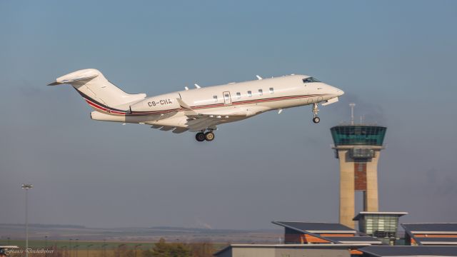 Bombardier Challenger 300 (CS-CHA)