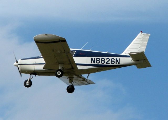 Piper Cherokee (N8826N) - Landing at Shreveport Regional.
