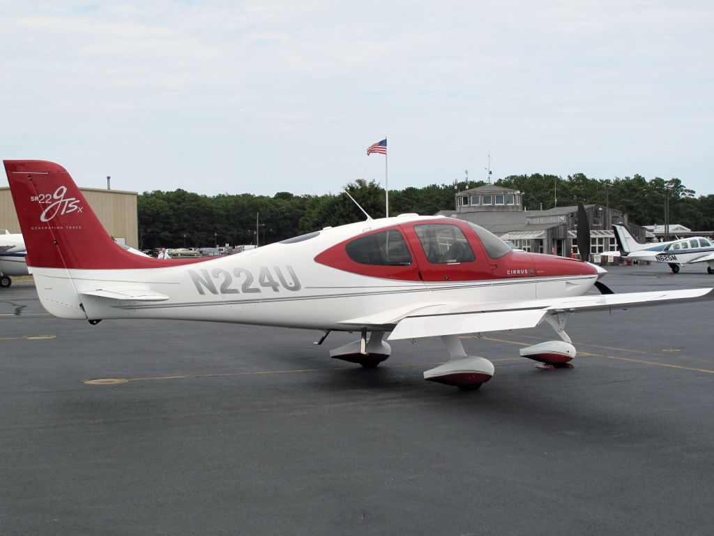 Cirrus SR-22 (N24U)