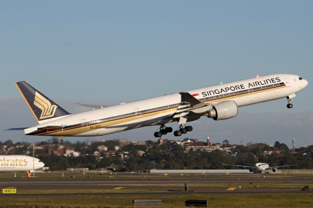 BOEING 777-300ER (9V-SWT) - taken from "Sheps Mound" viewing area on 9 August 2019