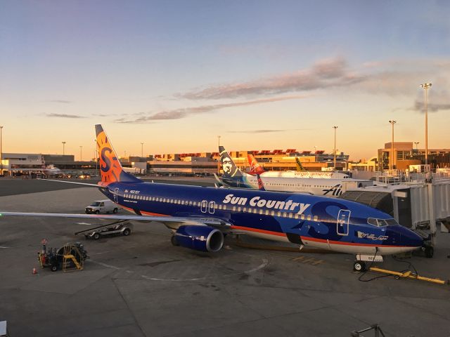 Boeing 737-800 (N821SY) - Sun Country Lake Mille Lacs B737-800