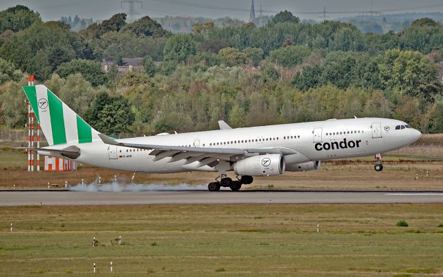 Airbus A330-200 (D-AIYD) - landing at DUS/EDDL, RWY 05L, 30.aug 2022