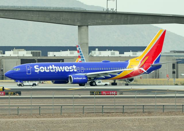 Boeing 737-800 (N8661)